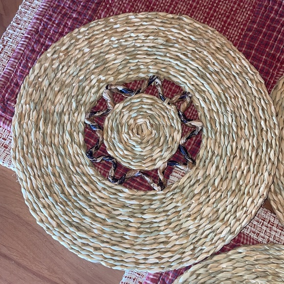 Rattan woven placemats - set of 3 - Picture 2 of 8